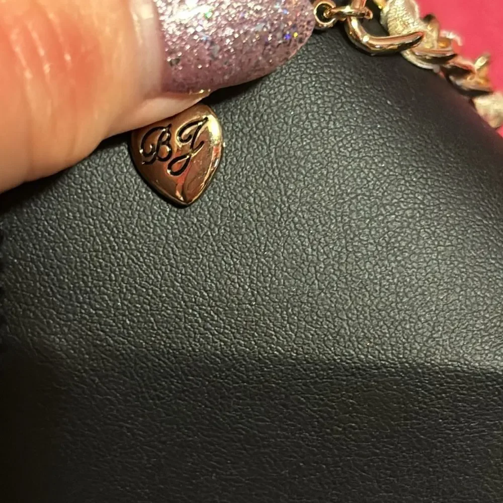 NWT Betsey Johnson white & blue sugar skull necklace.
